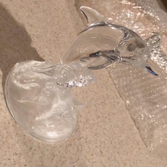 Crystal Dolphin - Picture 3 of 7
